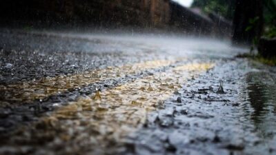 Prakiraan Cuaca Jabar, Sejumlah Daerah Diprediksi Diguyur Hujan Disertai Petir