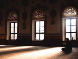 Bacaan Doa Awal Tahun Baru 2022 Lengkap Latin, Arab Beserta Artinya