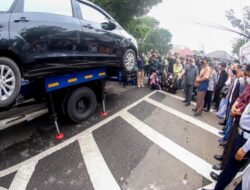 Atasi Kemacetan, Pemkot Bandung Bakal Derek Mobil yang Terparkir Liar