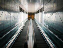Skybridge Stasiun Bandung Jadi Tempat Spot Foto Baru yang Instagramable