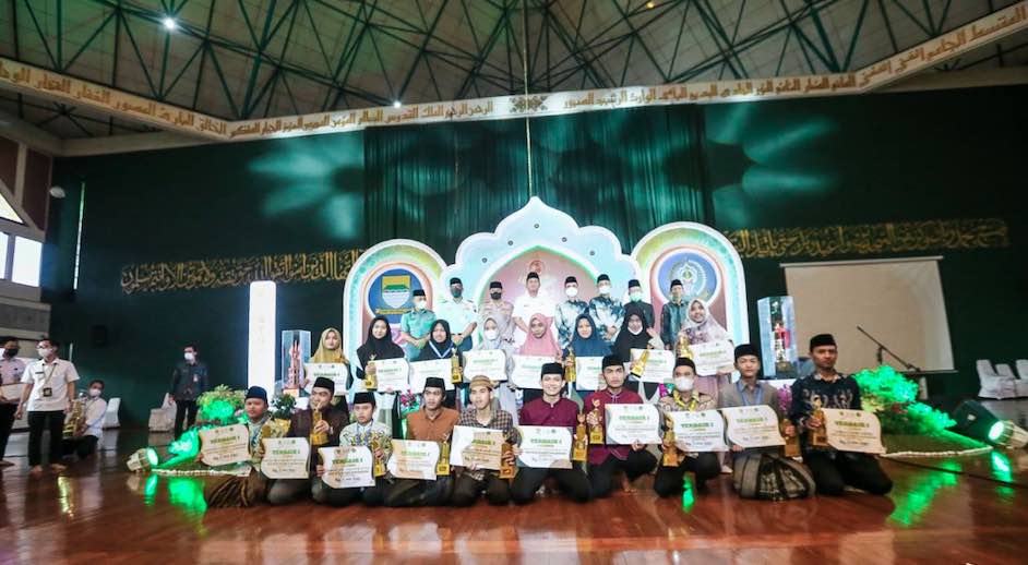 Kecamatan Bojongloa Kidul sukses meraih juara umum Seleksi Tilawatil Quran dan Hadist (STQH) ke-38 Tingkat Kota Bandung