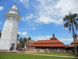 Daftar Masjid Bersejerah dan Tertua di Pulau Jawa