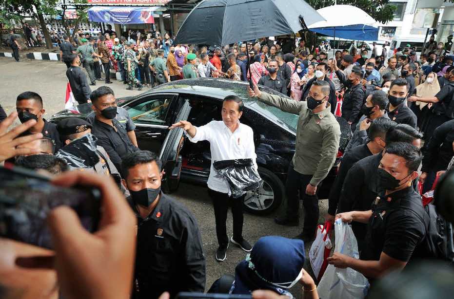 140 Pedagang Pasar Kosambi Terima Bantuan Sembako dan Uang Tunai Rp 1.2 Juta dari Jokowi